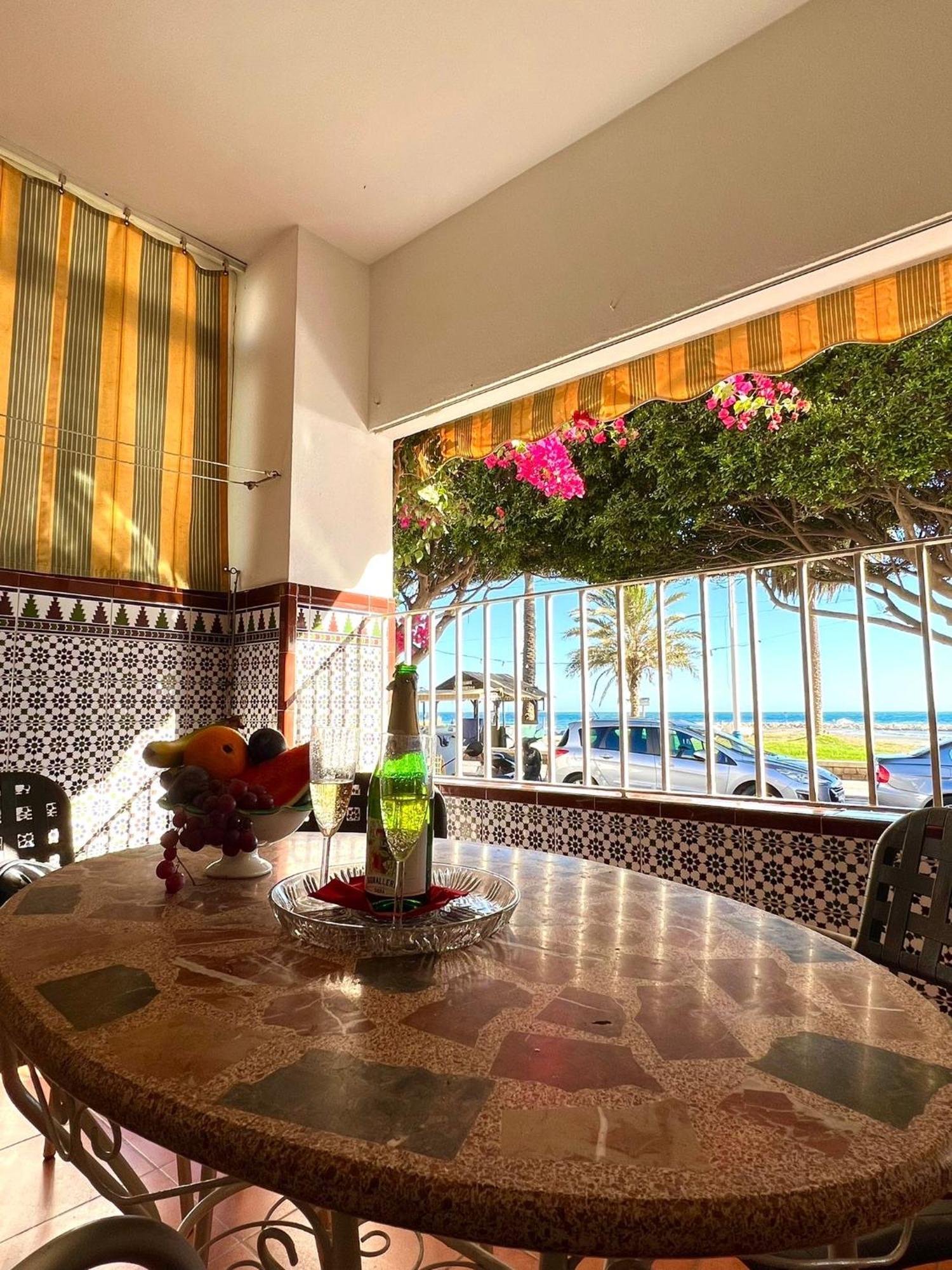 Relax , Sun And Beach مالقة المظهر الخارجي الصورة